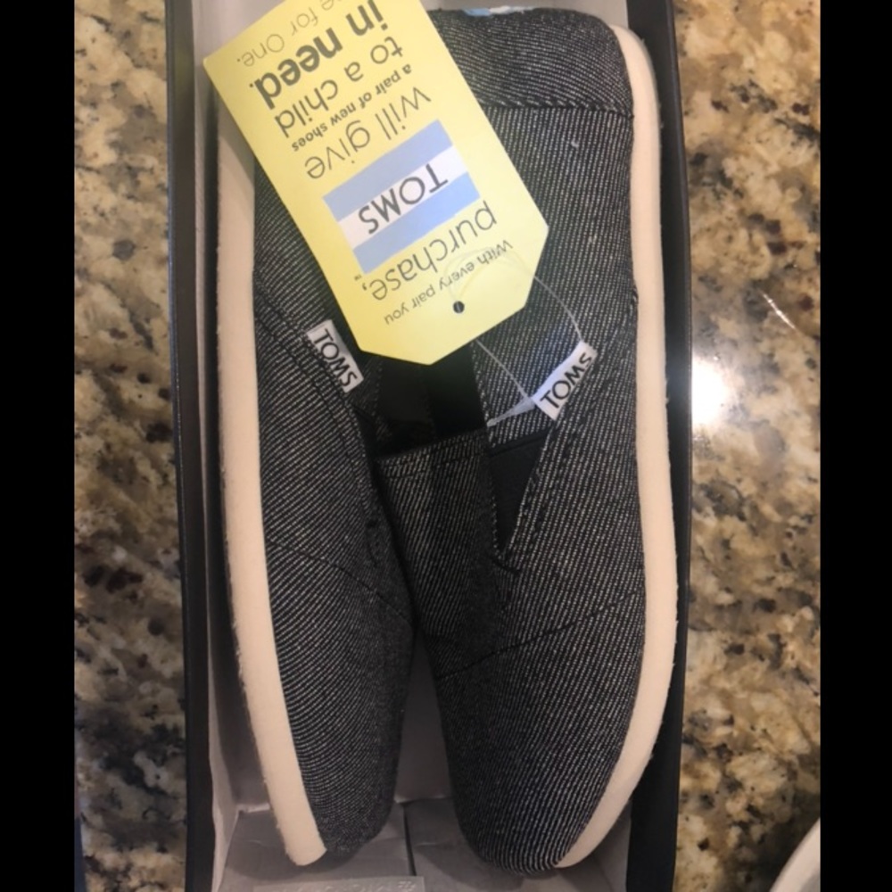 BRAND NEW TOMS!!! Size 7.5